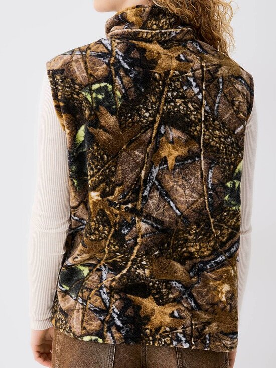 NWT Camo pattern fleece vest - Picture 3 of 3